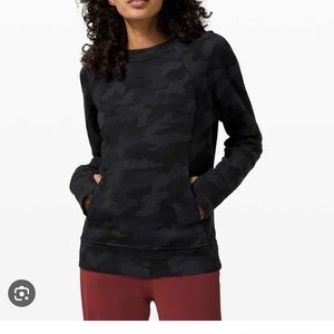 Lululemon scuba crewneck size 4 deep camo